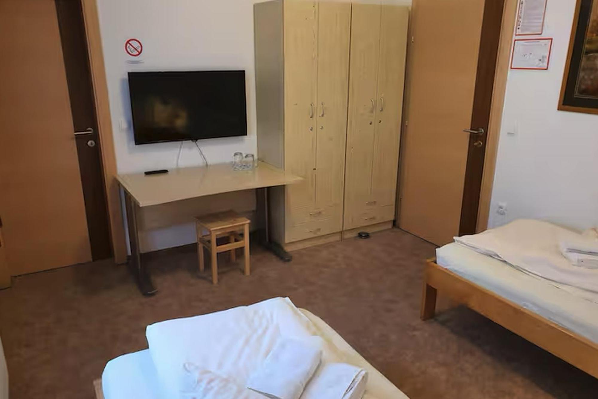 Guest House Hober Prevalje Buitenkant foto